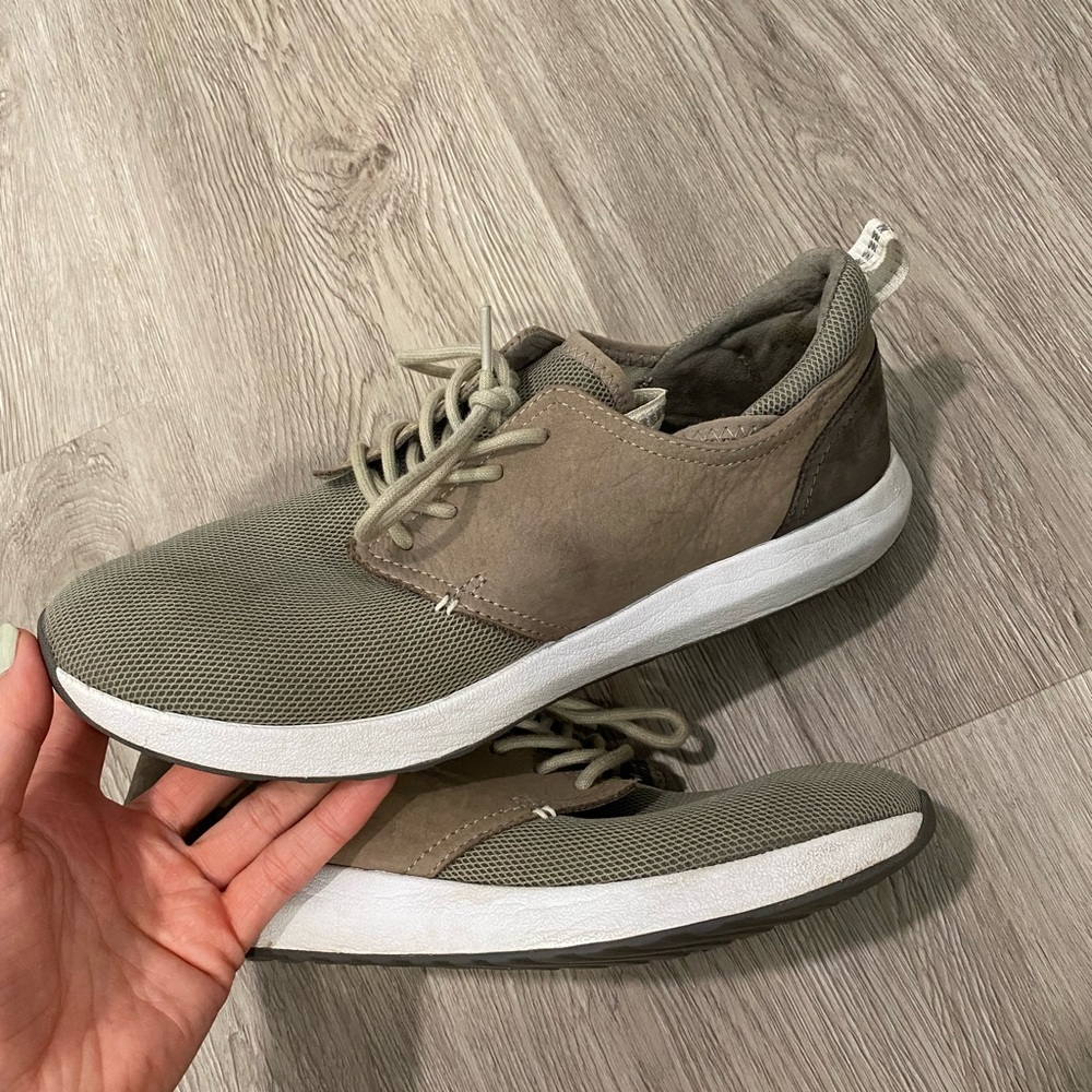 reef sneakers